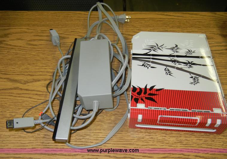 image for item N9910 Nintendo Game Cube controller system