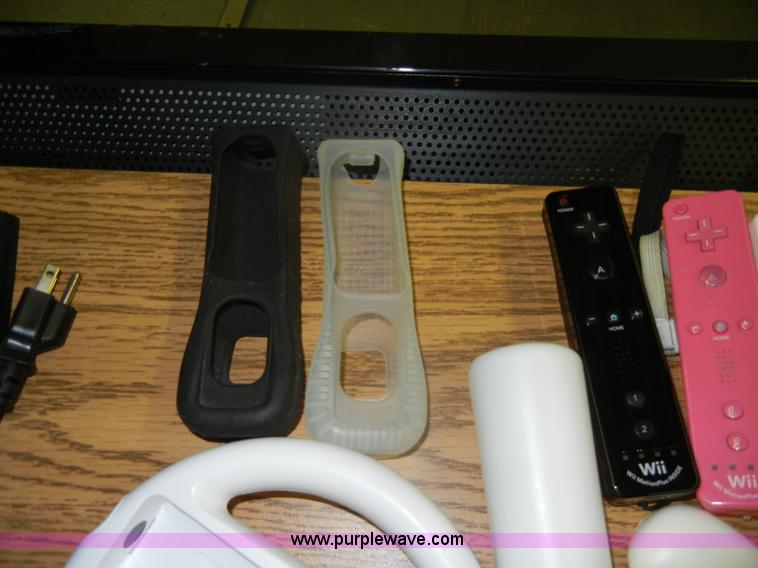 image for item N9912 Wii game console