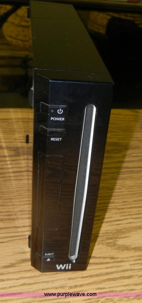 image for item N9912 Wii game console