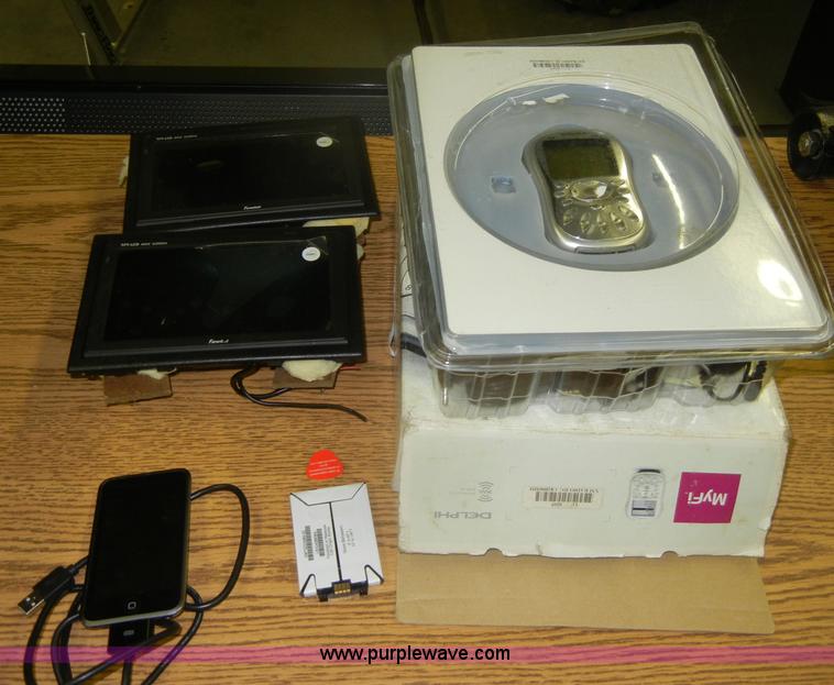 image for item N9913 Assorted electronics