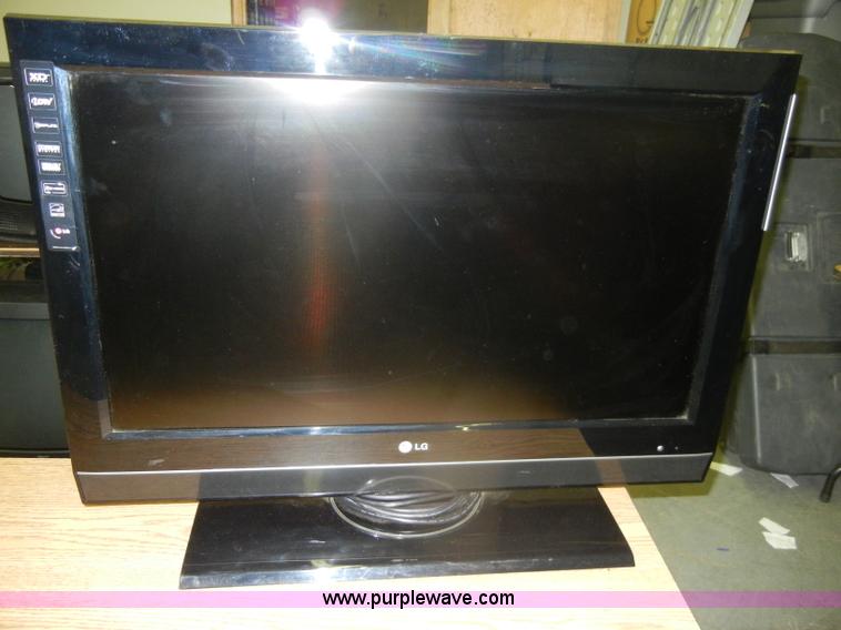 image for item N9914 LG 32" LCD television