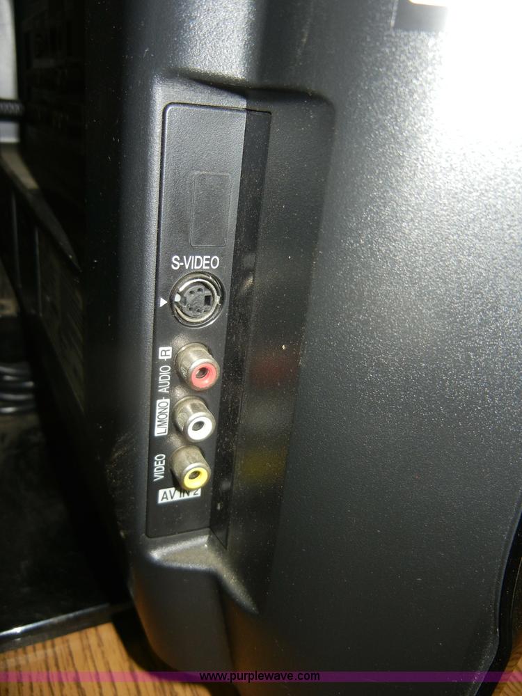 image for item N9914 LG 32" LCD television