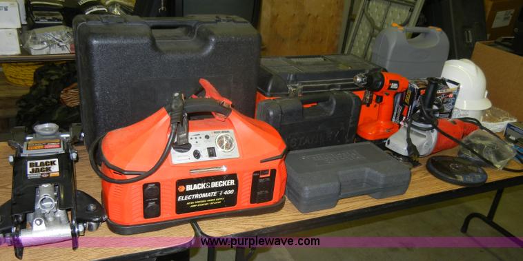 image for item N9916 Assorted tools