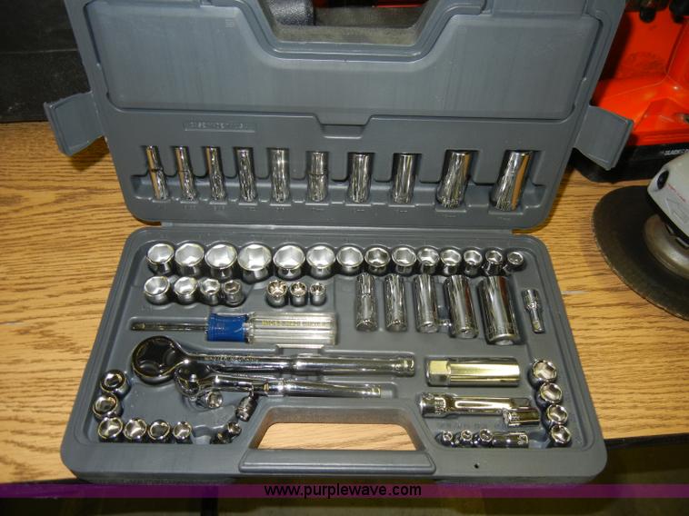 image for item N9916 Assorted tools