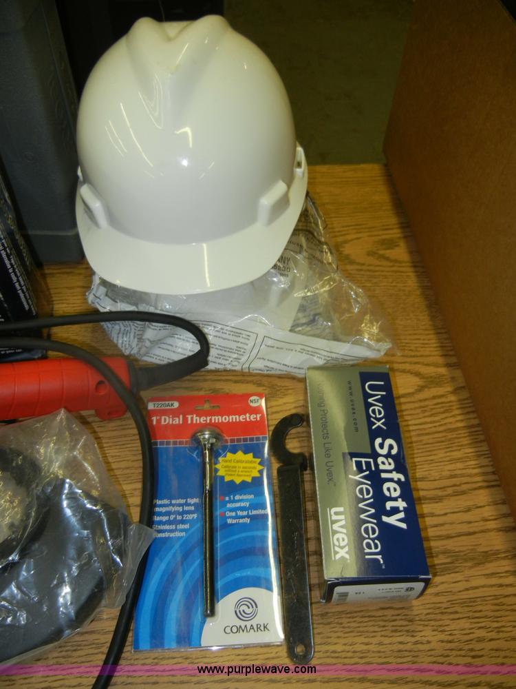 image for item N9916 Assorted tools