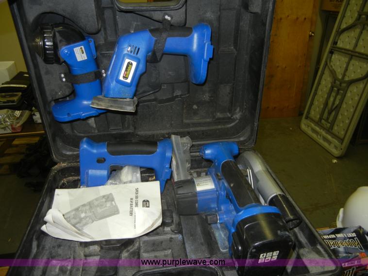 image for item N9916 Assorted tools