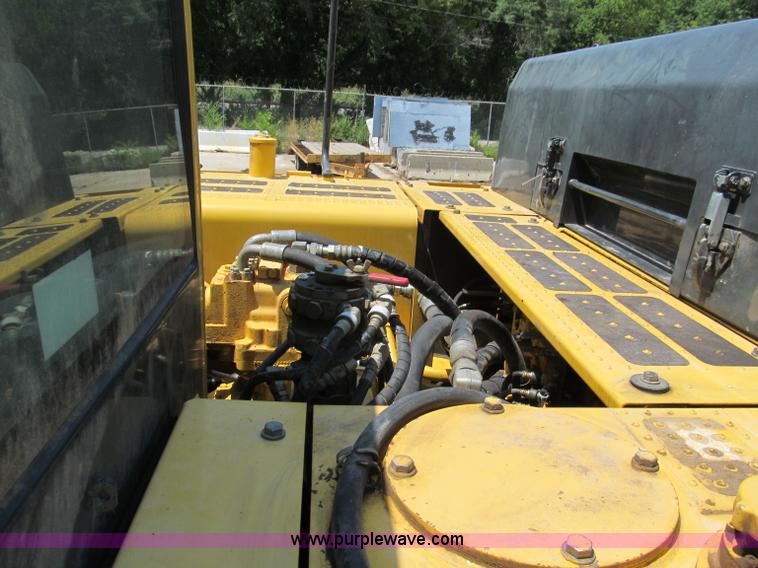 image for item C2326 2008 Komatsu PC400LC-8 excavator