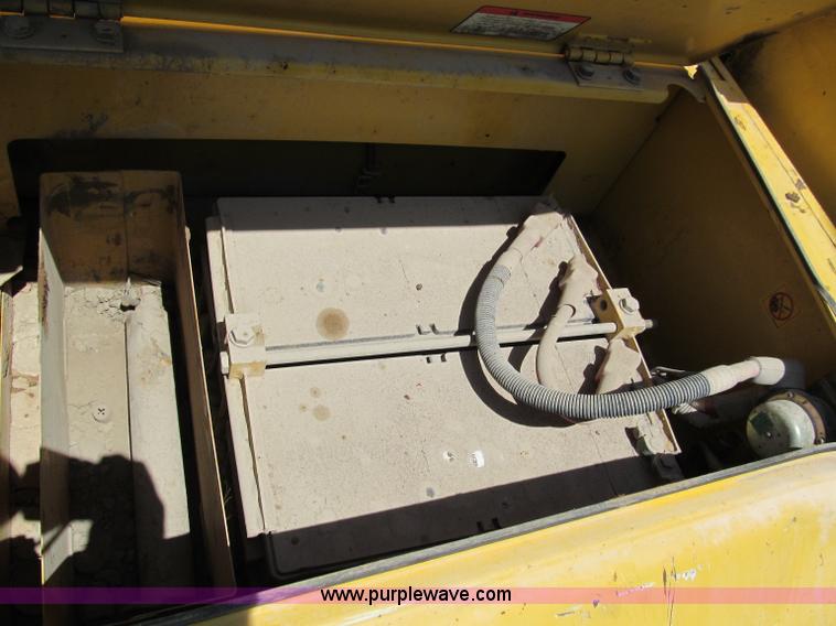image for item C2326 2008 Komatsu PC400LC-8 excavator