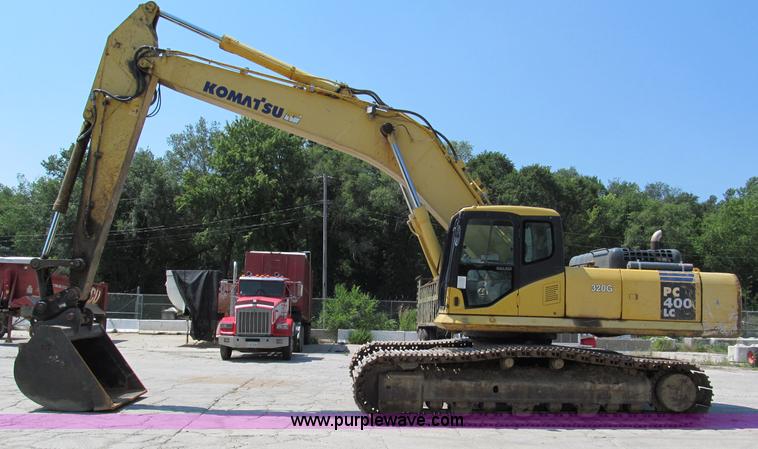 image for item C2327 2004 Komatsu PC400LC-7 excavator