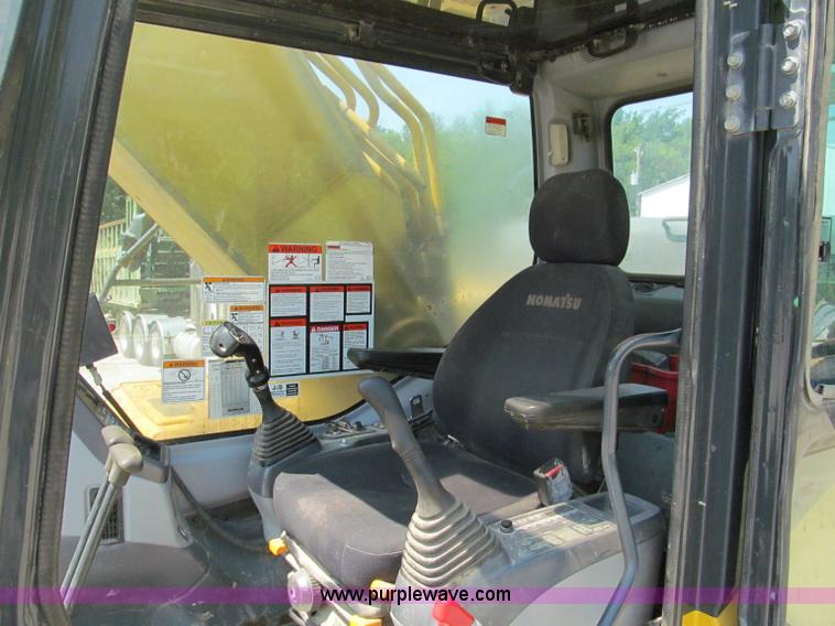 image for item C2327 2004 Komatsu PC400LC-7 excavator