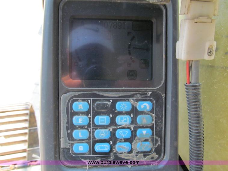 image for item C2327 2004 Komatsu PC400LC-7 excavator