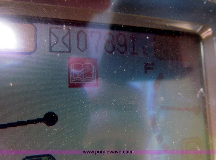 image for item C2327 2004 Komatsu PC400LC-7 excavator