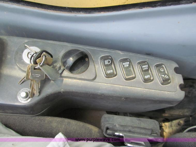 image for item C2327 2004 Komatsu PC400LC-7 excavator