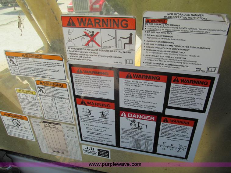 image for item C2327 2004 Komatsu PC400LC-7 excavator