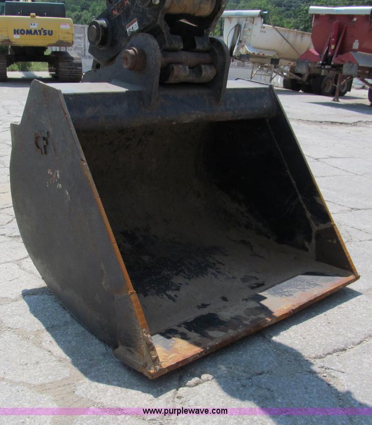 image for item C2327 2004 Komatsu PC400LC-7 excavator