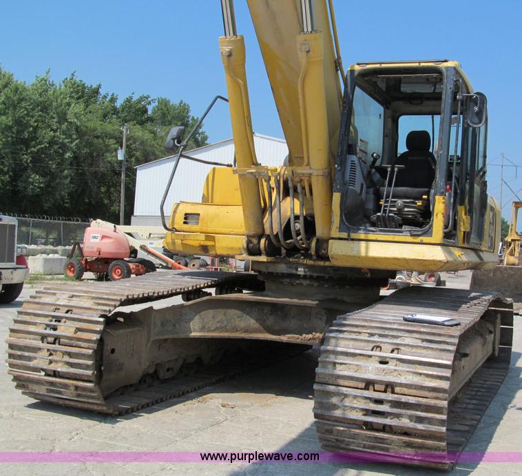 image for item C2327 2004 Komatsu PC400LC-7 excavator