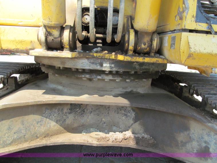 image for item C2327 2004 Komatsu PC400LC-7 excavator