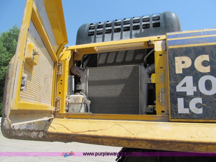 image for item C2327 2004 Komatsu PC400LC-7 excavator