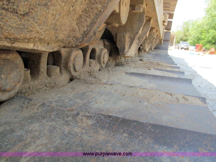 image for item C2327 2004 Komatsu PC400LC-7 excavator