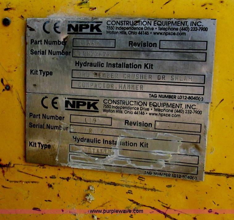 image for item C2327 2004 Komatsu PC400LC-7 excavator