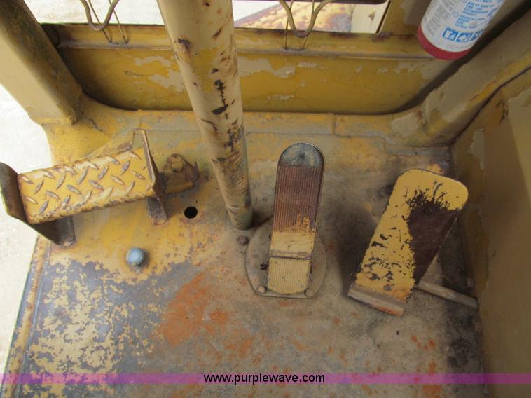 image for item C2361 1976 Caterpillar 613B elevating scraper