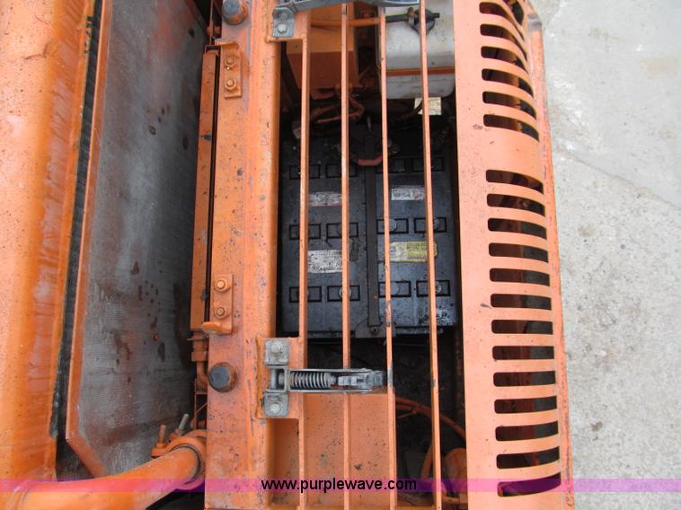 image for item C2362 1999 Hitachi EX270 LC-5 excavator