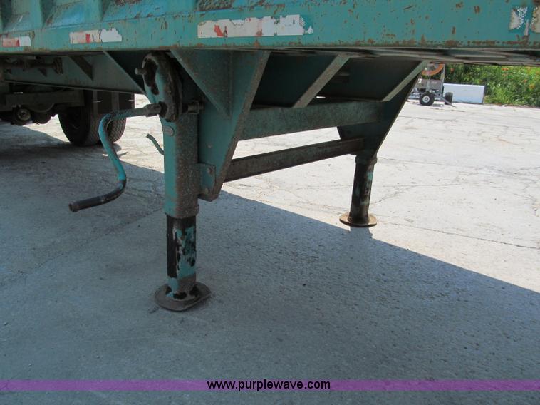 image for item C2370 1996 Steco 40' ejector trailer