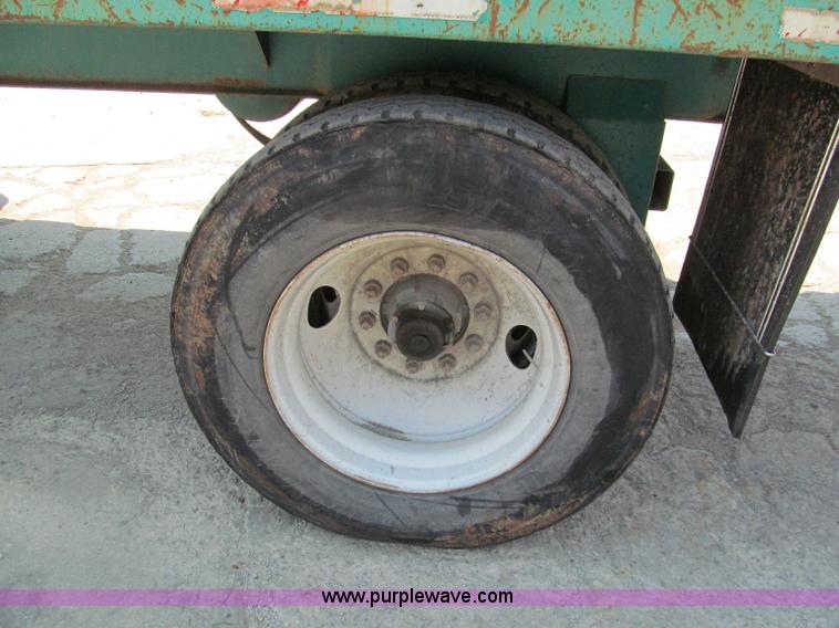 image for item C2370 1996 Steco 40' ejector trailer