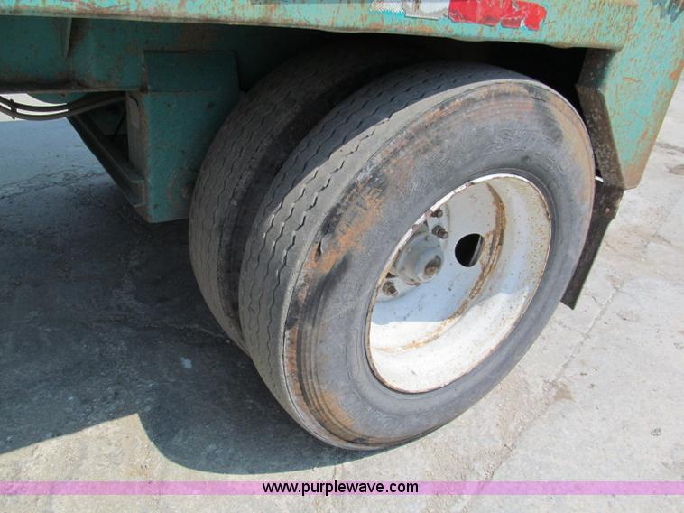 image for item C2370 1996 Steco 40' ejector trailer