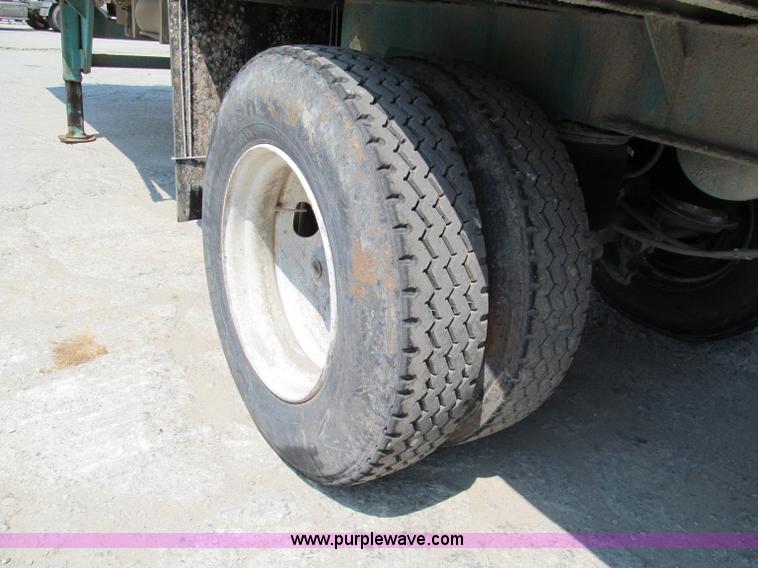 image for item C2370 1996 Steco 40' ejector trailer