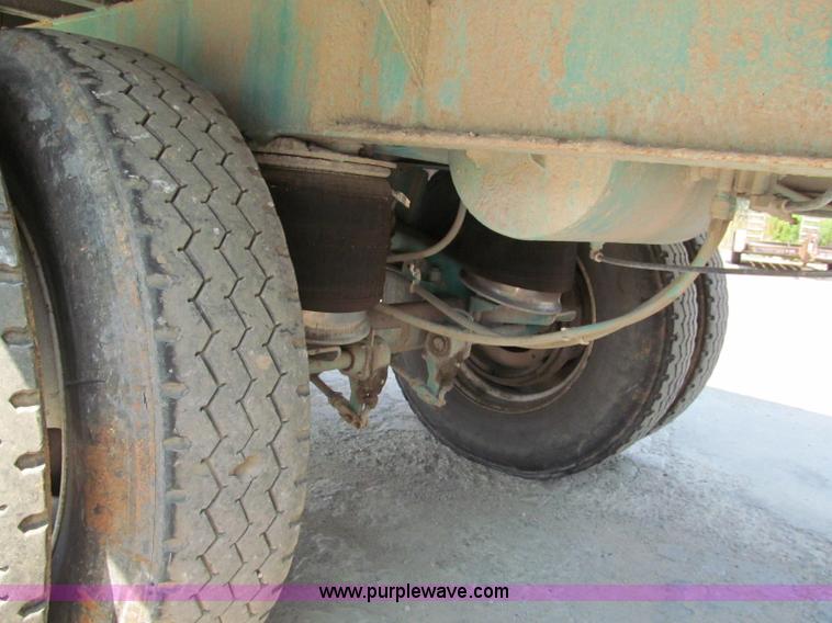 image for item C2370 1996 Steco 40' ejector trailer