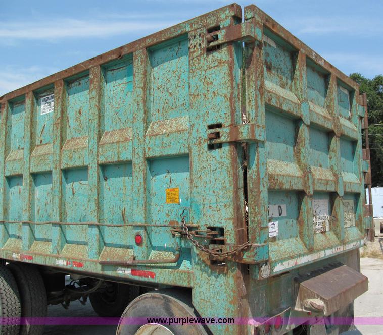 image for item C2370 1996 Steco 40' ejector trailer