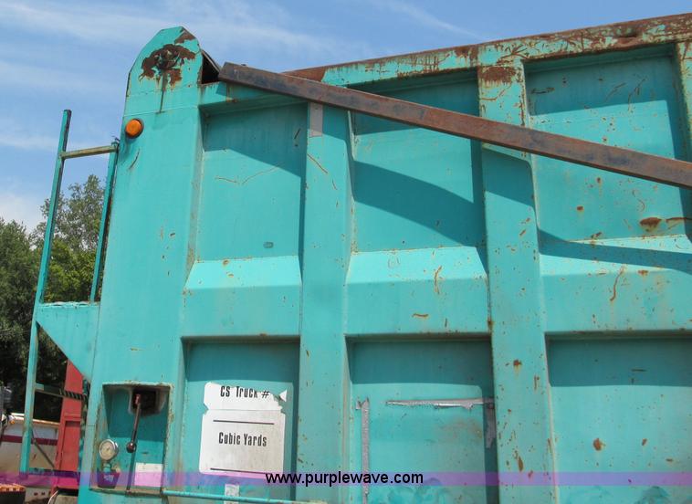 image for item C2370 1996 Steco 40' ejector trailer