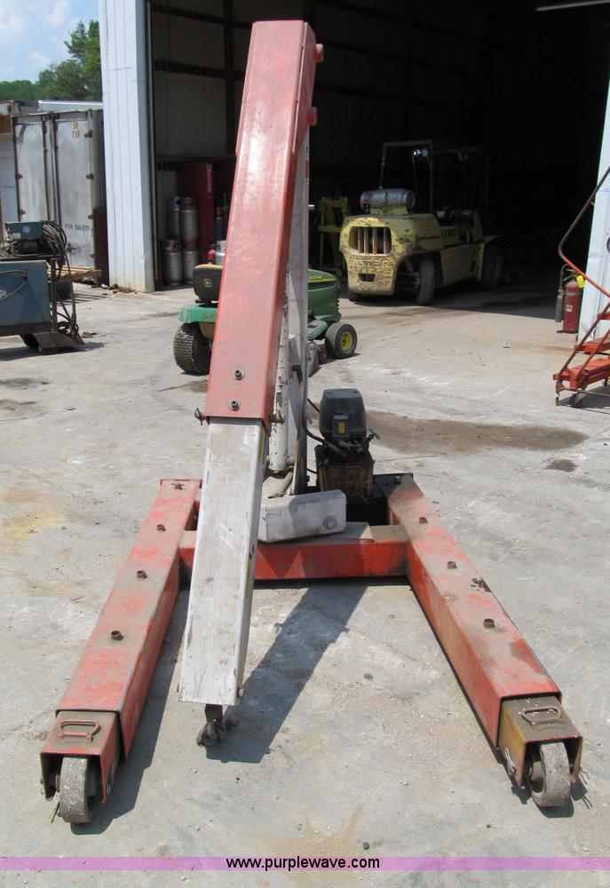 image for item C2378 OTC 6,000 lb shop crane