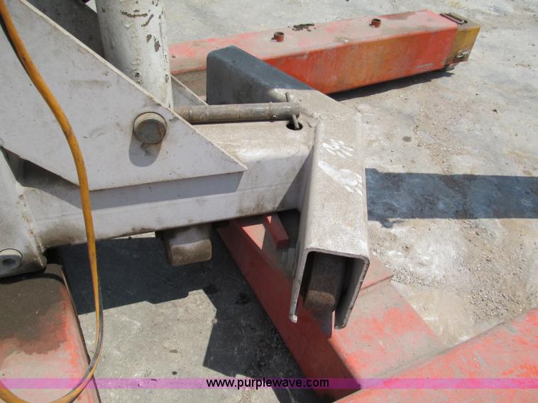 image for item C2378 OTC 6,000 lb shop crane
