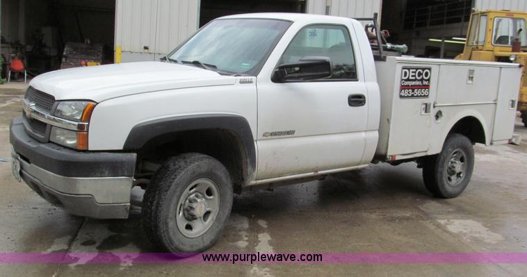image for item C2388 2003 Chevrolet Silverado 2500 HD service truck