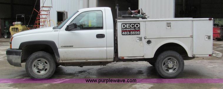 image for item C2388 2003 Chevrolet Silverado 2500 HD service truck