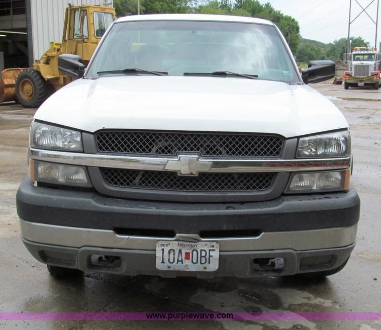 image for item C2388 2003 Chevrolet Silverado 2500 HD service truck