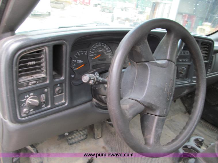 image for item C2388 2003 Chevrolet Silverado 2500 HD service truck