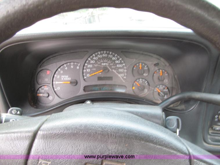 image for item C2388 2003 Chevrolet Silverado 2500 HD service truck