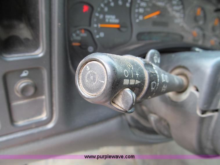 image for item C2388 2003 Chevrolet Silverado 2500 HD service truck