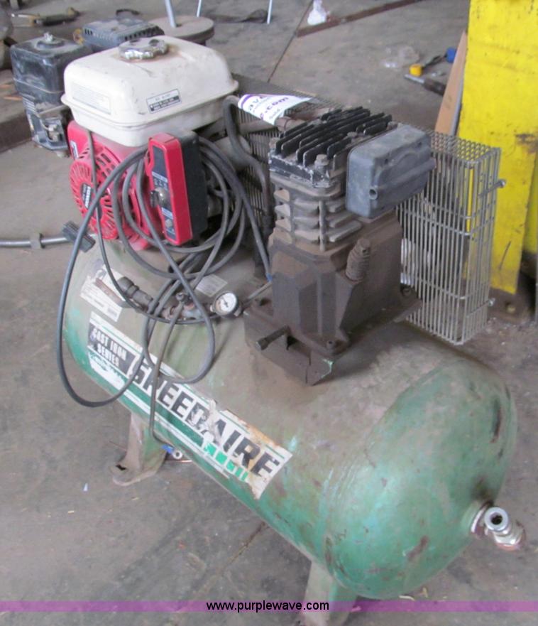 image for item C2394 Speedaire 30 gallon air compressor