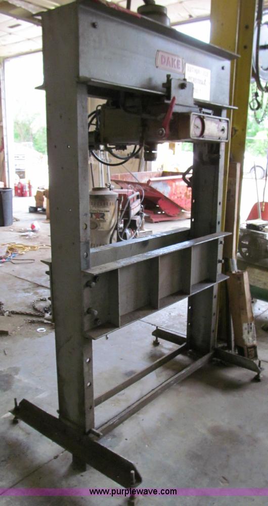 image for item C2398 Dake 6-475 70 ton shop press