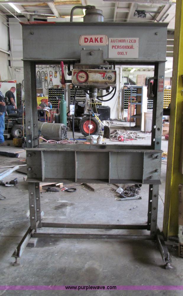 image for item C2398 Dake 6-475 70 ton shop press
