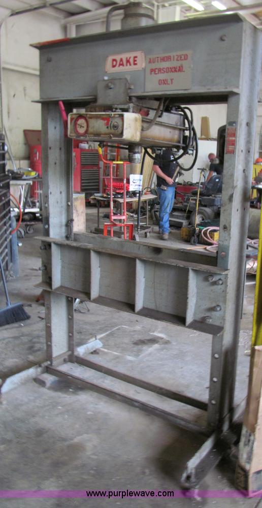 image for item C2398 Dake 6-475 70 ton shop press