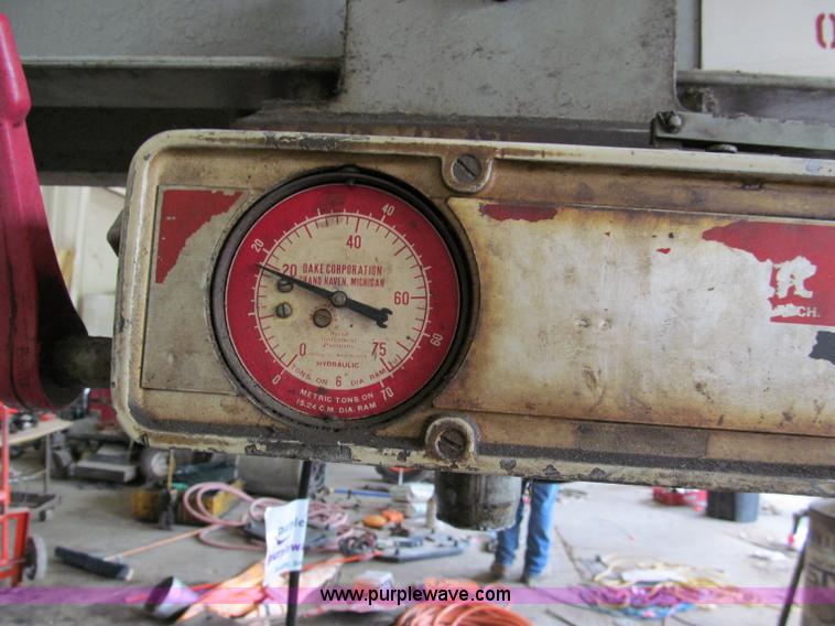 image for item C2398 Dake 6-475 70 ton shop press