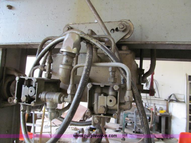 image for item C2398 Dake 6-475 70 ton shop press