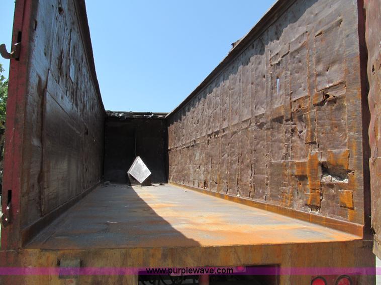 image for item C2418 1969 Strick ejector trailer