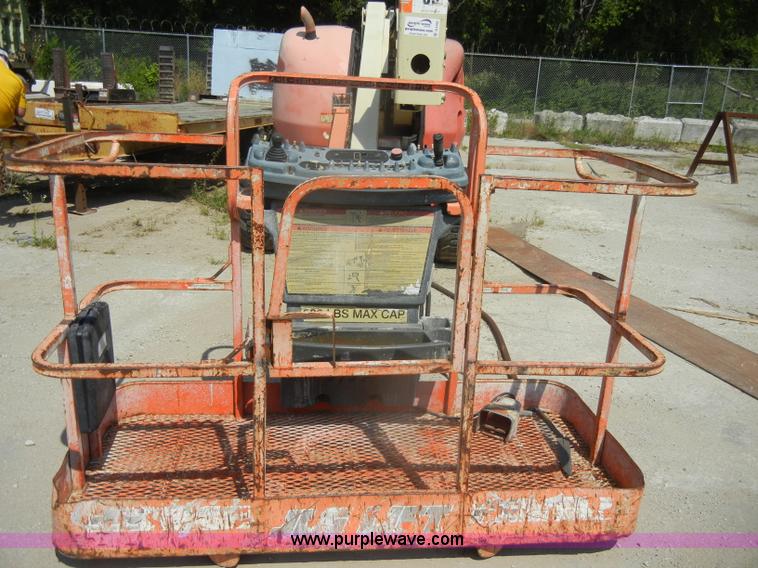 image for item D4163 1998 JLG 45' articulating boom lift