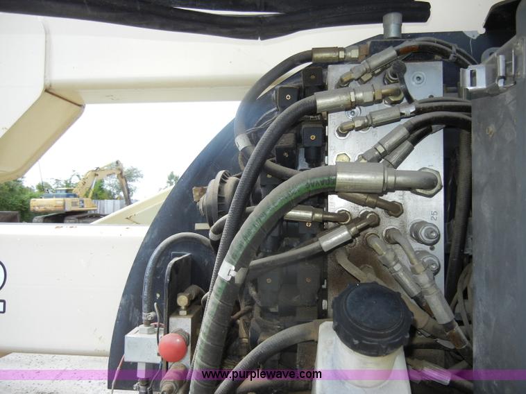 image for item D4163 1998 JLG 45' articulating boom lift